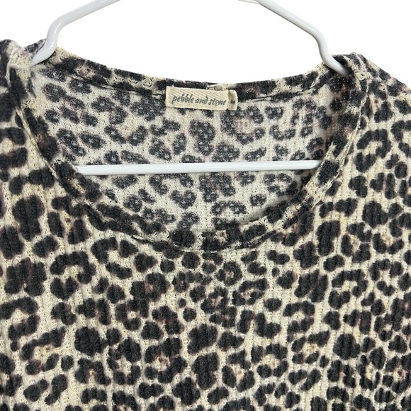 PEBBLE & STONE Wool Blend Cheetah Print Blouse Wrap Up Waist 3/4 Sleeves Shirt - Picture 3 of 6